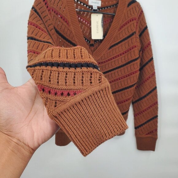 Everee Sawyer Chevron Pullover Sweater Top Women Size Small NWT V Neck Knit - Picture 5 of 14
